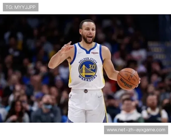 库里三分偏出，金州勇士立刻补防